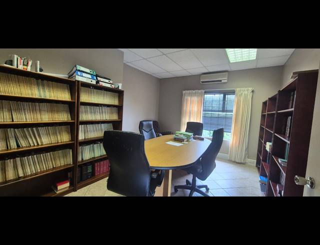83M² OFFICE FOR SALE IN GILLITTS